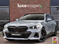 BMW 5-serie Touring - 520i M-Sport Pano Trekh ACC 360 H/K HUD 21inch Stoelventilatie