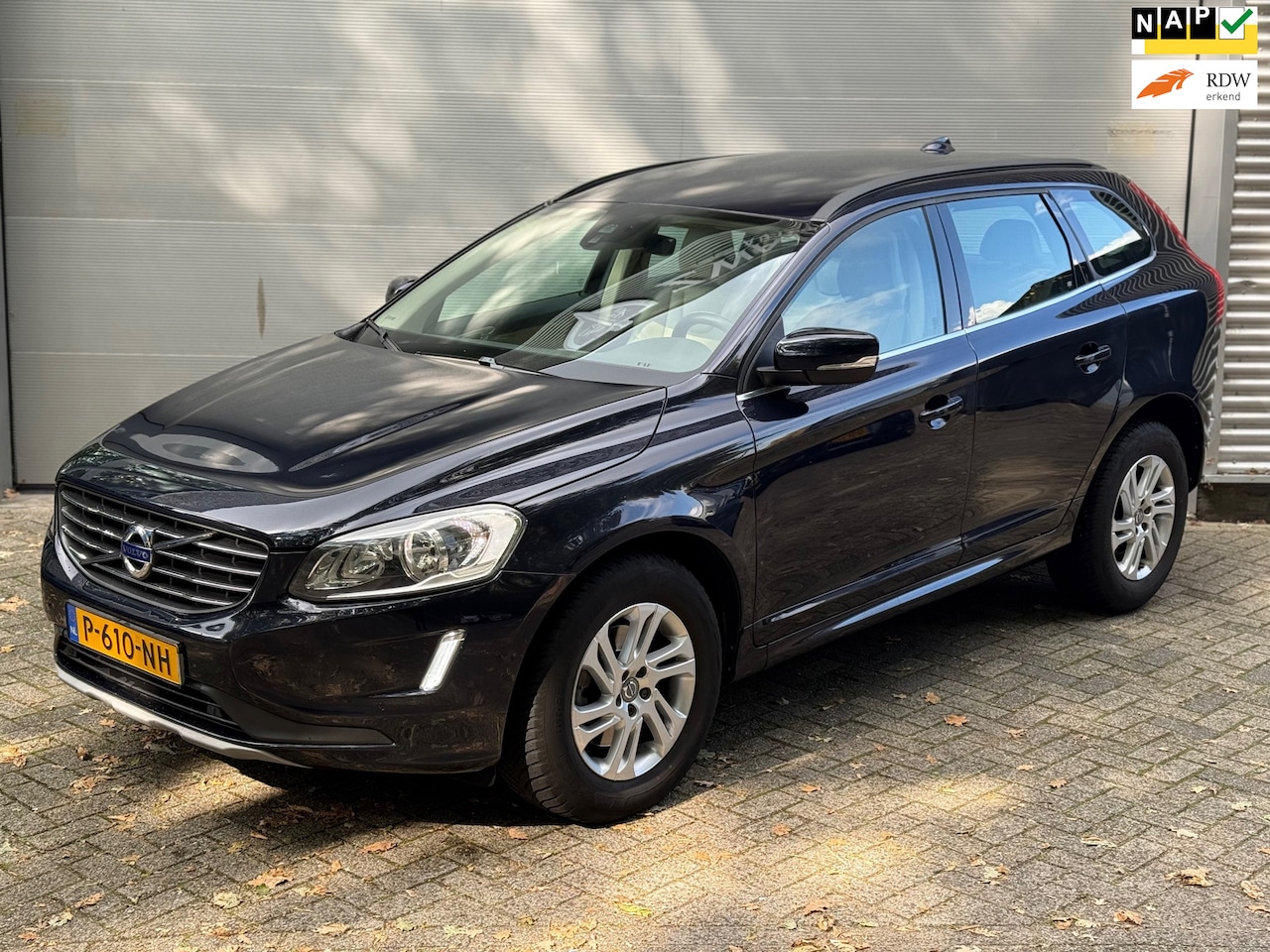 Volvo XC60 - 2.0 D3 FWD R-Design l Climate l Navi l Distr VV l Volleder l Volledig onderhouden l - AutoWereld.nl