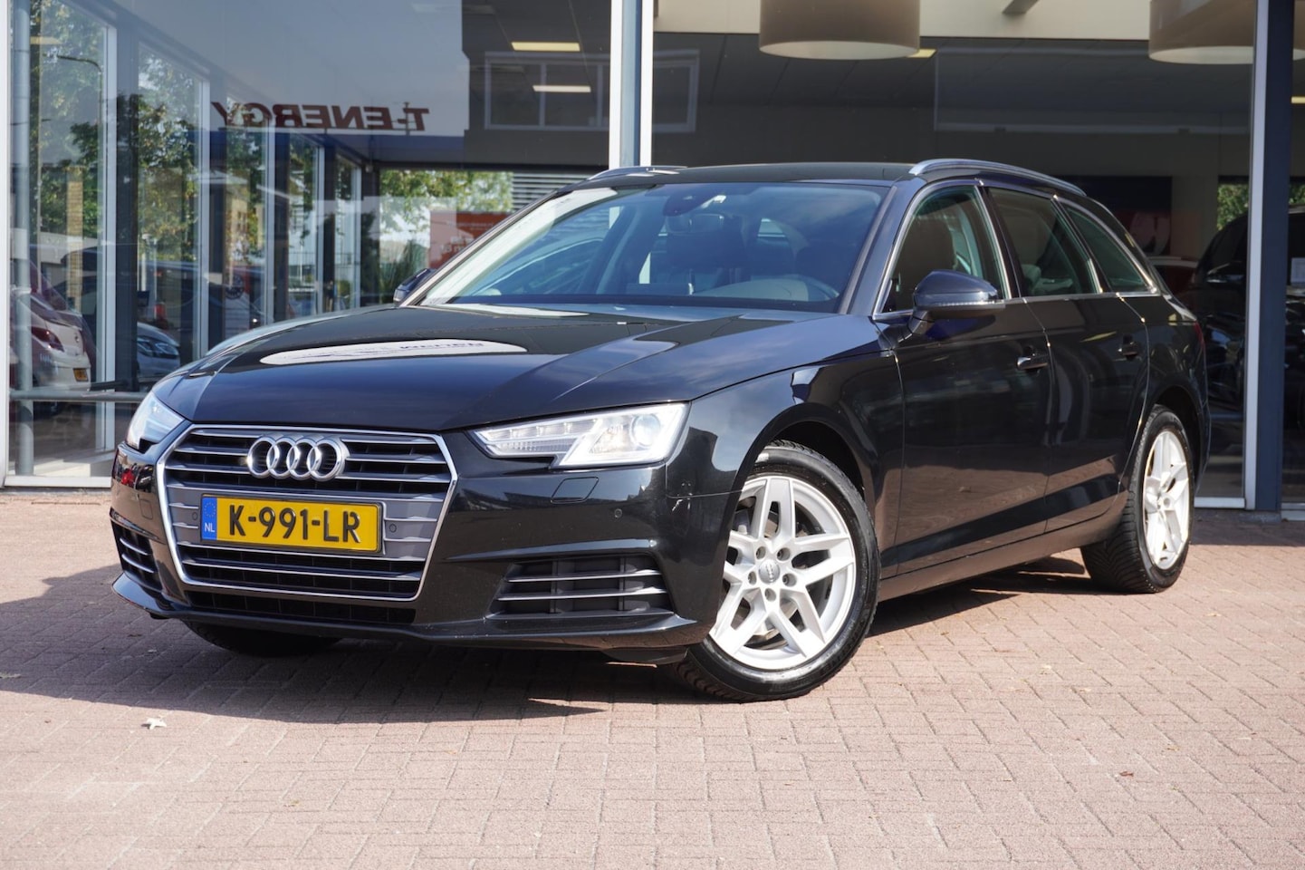 Audi A4 Avant - 2.0 TDI Automaat | Navigatie | Airco | Elek. Pakket | Vol opties | LM velgen | Inruil moge - AutoWereld.nl