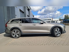 Volvo V60 Cross Country - 2.0 B5 AWD  Pro