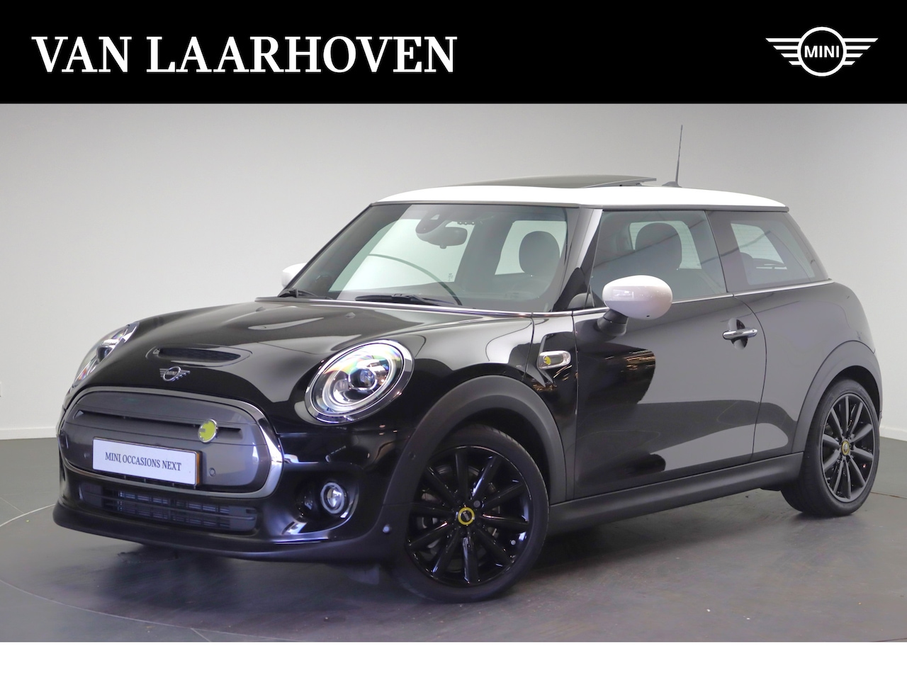 MINI Mini-Electric - Yours / Panoramadak / Sportstoelen / Achteruitrijcamera / Adaptieve LED / Comfort Access / - AutoWereld.nl