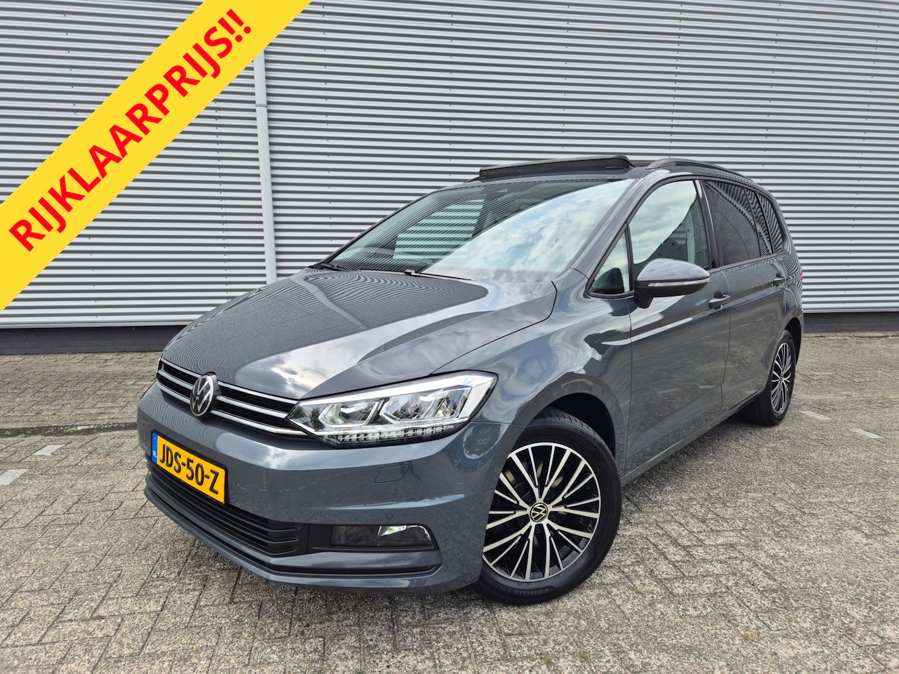 Volkswagen Touran - 1.5 TSI 7p Autom,Panorama,airco,adap cruise,nav/camera,wegkl. trekhaak,stoelverwarming,sta - AutoWereld.nl