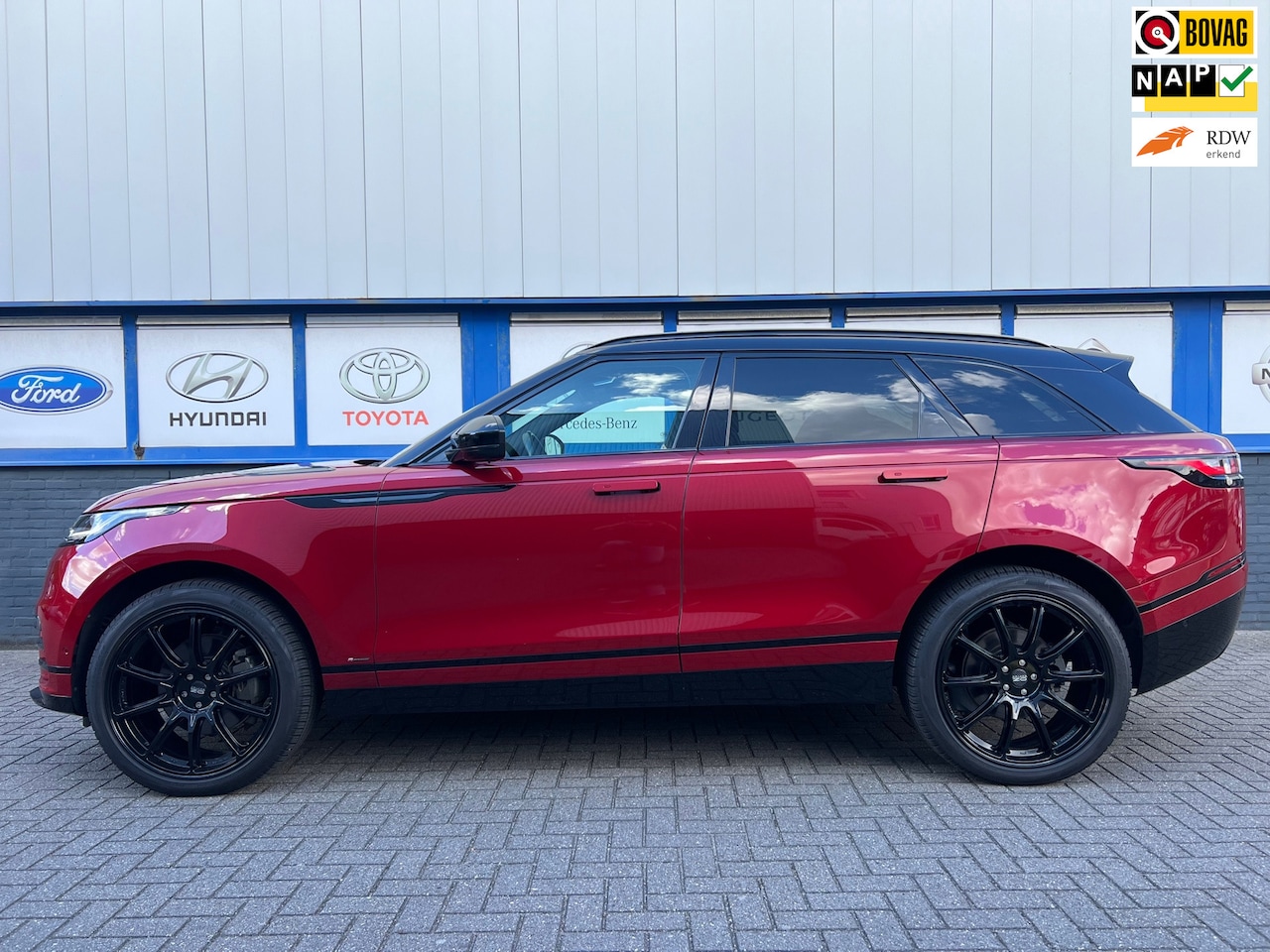Land Rover Range Rover Velar - 3.0 D300 AWD R-Dynamic HSE 10-2020 69000km 49500eu - AutoWereld.nl