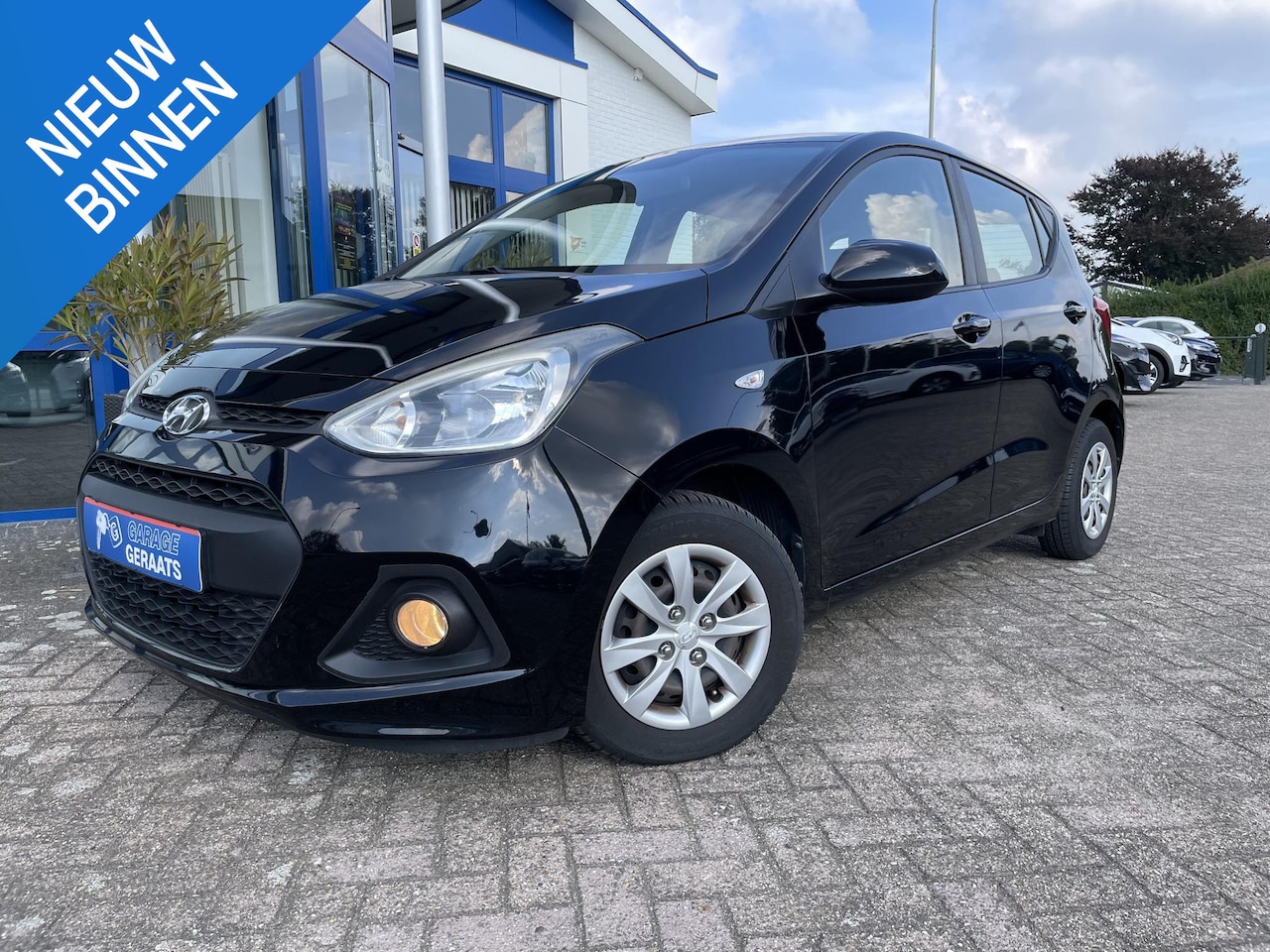 Hyundai i10 - 1.0i i-Motion Comfort | Automatische airco, Cruise controle, USB, 5 drs, Weinig km's - AutoWereld.nl
