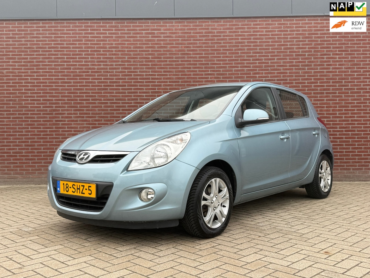 Hyundai i20 - 1.2i i-Motion 5-deurs / NAP / Airco / Elektrische ramen - AutoWereld.nl