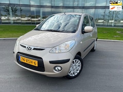 Hyundai i10 - 1.1 Dynamic AUTOMAAT 5 DEURS CLIMA IJSKOUD LAGE KM STAND BANDEN NIEUW