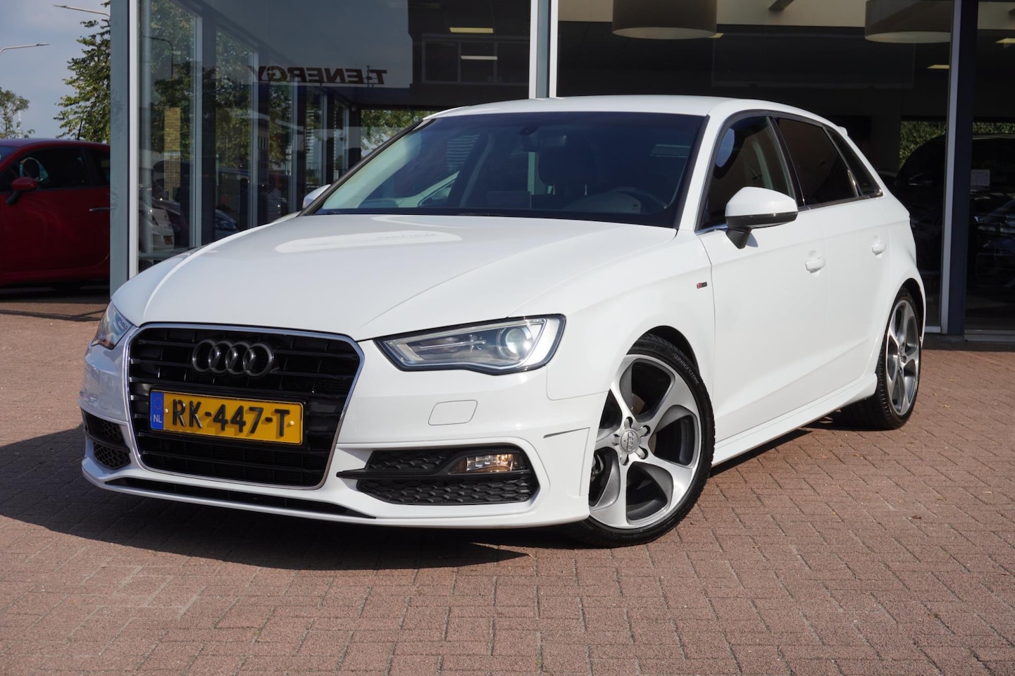 Audi A3 Sportback - 1.4 TFSI CoD Design Pro Line S Plus 5deurs | Airco | Elek. pakket | Vol opties | LM velgen - AutoWereld.nl
