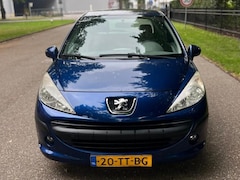 Peugeot 207 - 1.4-16V Color-line