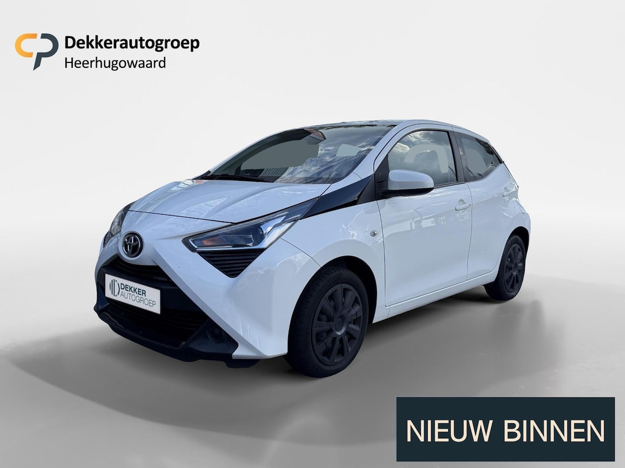 Toyota Aygo - 1.0 VVT-i x-play 1.0 VVT-i x-play - AutoWereld.nl