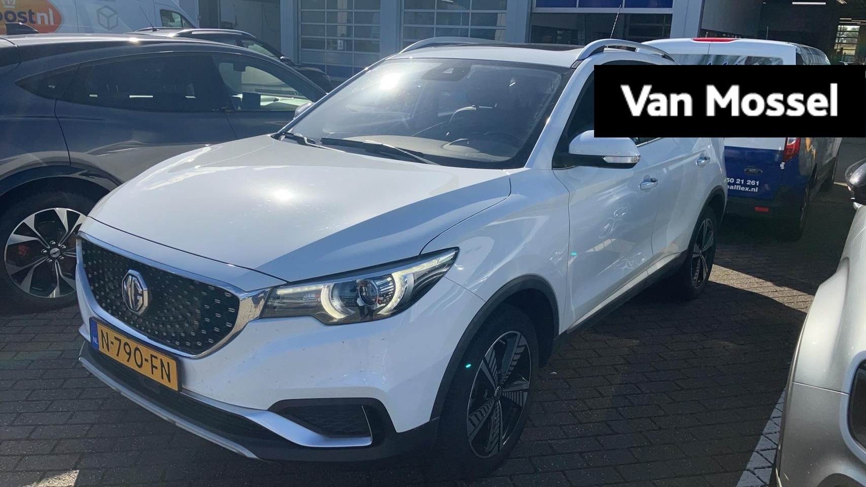 MG ZS - Luxury 45 kWh | Panoramadak | Navi | Leder | Camera | Apple CarPlay | Stoelverwarming | - AutoWereld.nl