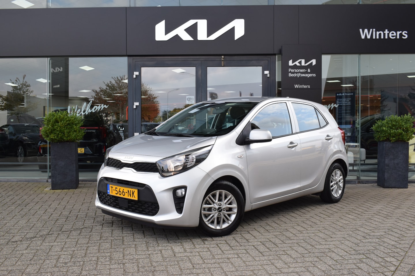 Kia Picanto - 1.0 DPi DynamicLine 5-Drs | SmartLink-Navigatie | Camera | Cruise Control | 10.000km | Tot - AutoWereld.nl