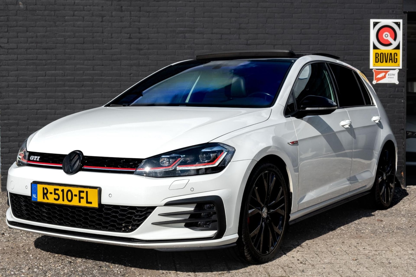 Volkswagen Golf - 2.0 TSI GTI Performance | Leer | Pano | Camera - AutoWereld.nl