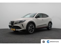 Alfa Romeo Junior - Elettrica Speciale 54 kWh | Achterbank in delen neerklapbaar | Achteruitrijcamera | Airco