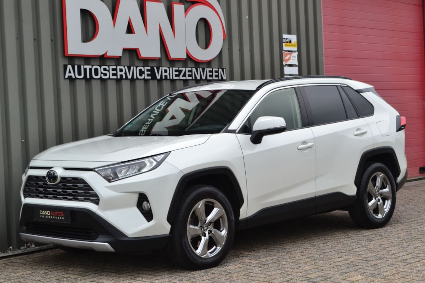 Toyota RAV4 - 2.0 VVT-iE Dynamic LED/Camera/Navi/Trekhaak - AutoWereld.nl