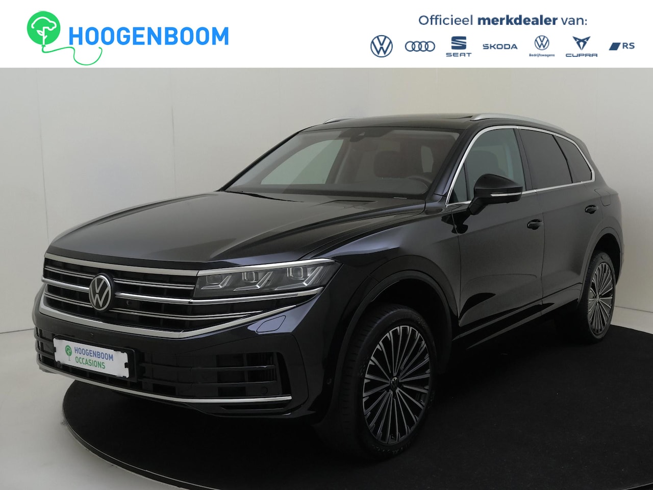 Volkswagen Touareg - 3.0 TSi eHybrid 4MOTION Elegance | Panoramadak | Trekhaak | Luchtvering | Parkeerassistent - AutoWereld.nl