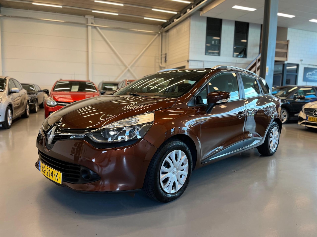 Renault Clio Estate - 0.9 TCe Authentique Carplay - AutoWereld.nl