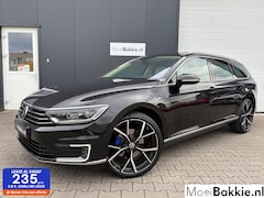 Volkswagen Passat Variant - 1.4 TSI GTE Connected Series Leder / Trekhaak / Etc