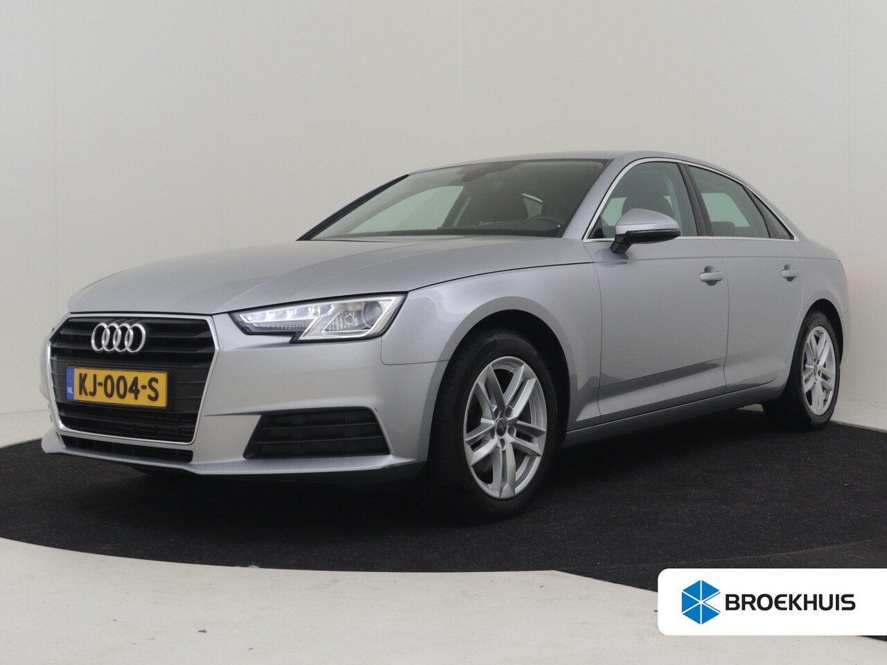 Audi A4 Limousine - 2.0 TFSI ultra Pro Line 190PK AUT | Navigatie | Trekhaak uitklapbaar | Cruise Control | Cl - AutoWereld.nl