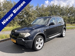 BMW X3 - 2.0i Introduction Leder Navi Trekhaak Pdc