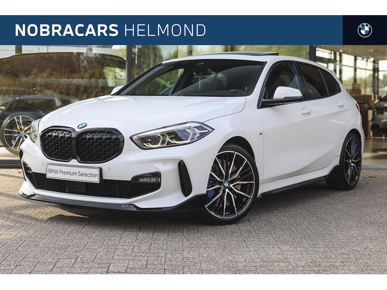 BMW 1-serie - 118i High Executive M Sport Automaat / Panoramadak / Sportstoelen / Achteruitrijcamera / L - AutoWereld.nl