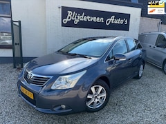 Toyota Avensis Wagon - 1.8 VVTi Dynamic Clima | Cruise | Navigatie | Trekhaak | LM | A.S. Banden