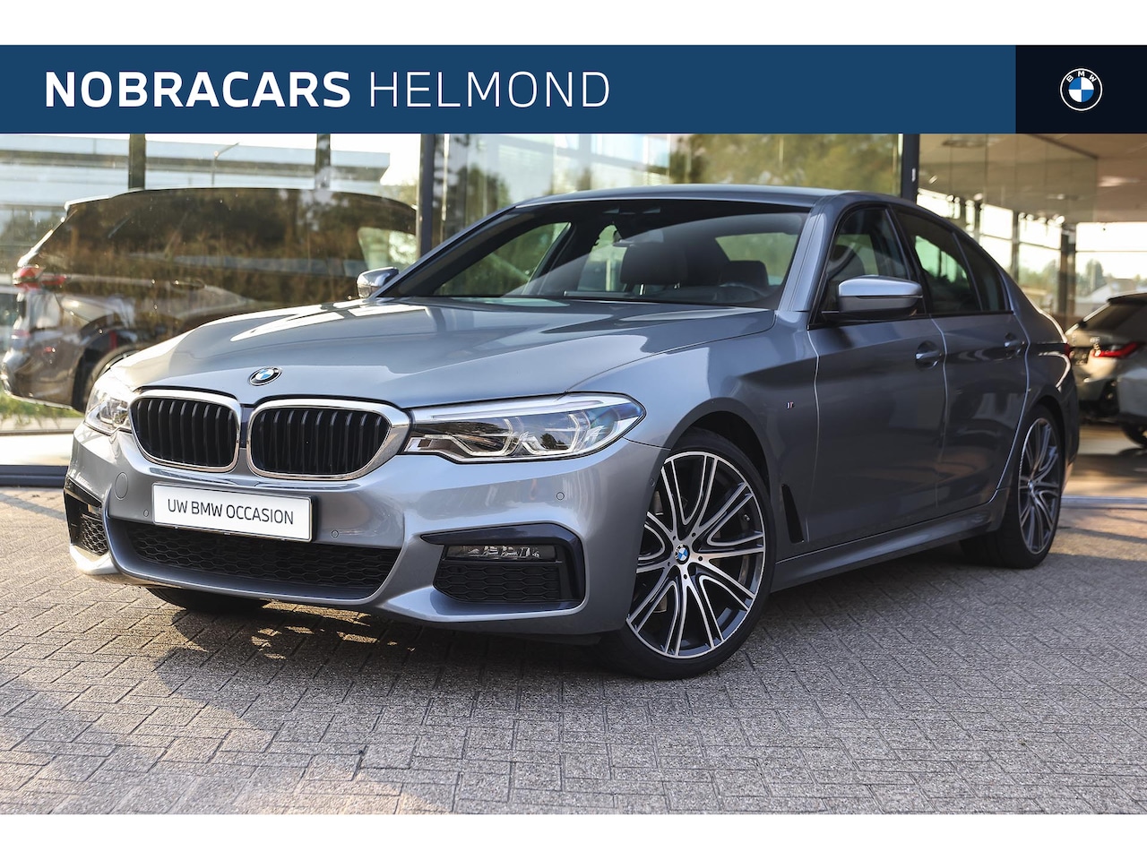 BMW 5-serie - 520i High Executive M Sport Automaat / Achteruitrijcamera / Adaptieve LED / Head-Up / Stoe - AutoWereld.nl