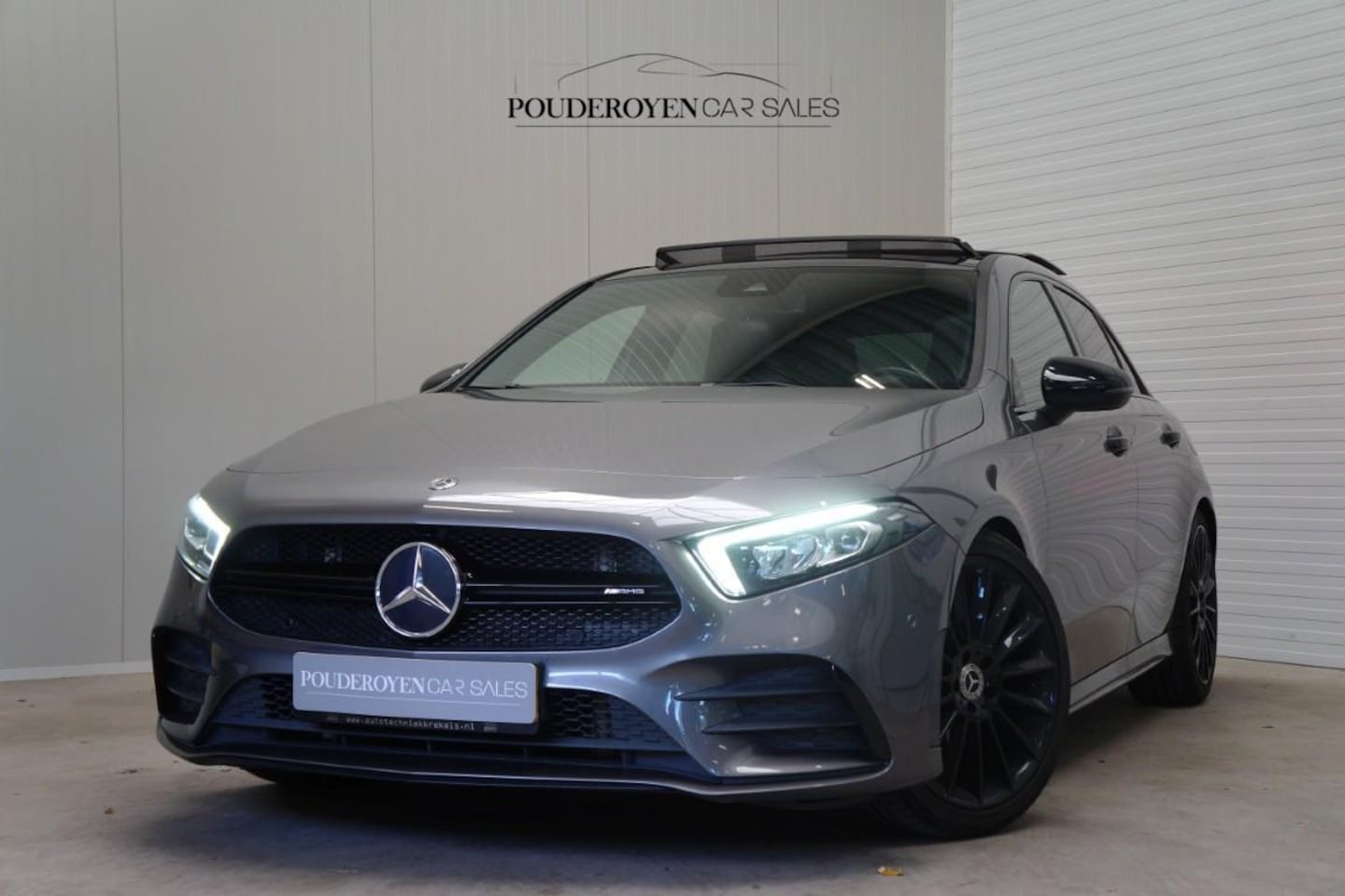 Mercedes-Benz A-klasse - 200 Business Solution AMG / Pano / Lage KM! / 2e Eigenaar - AutoWereld.nl