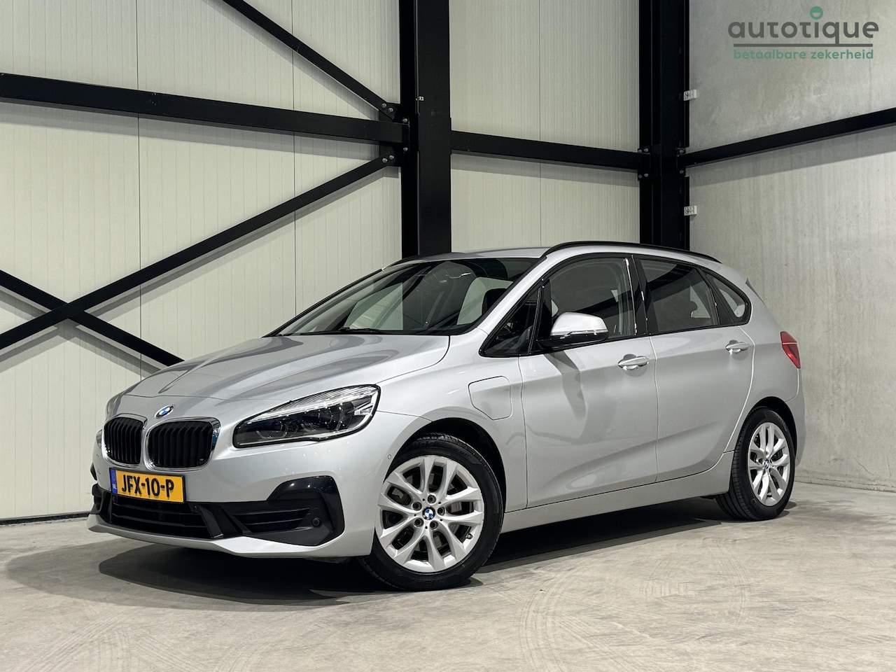 BMW 2-serie Active Tourer - 225xe iPerformance Business Aut. | navi | led | stoelverwarming | - AutoWereld.nl