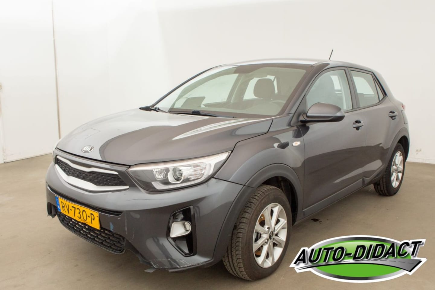 Kia Stonic - 1.2 MPi 66.962 km Airco Navi ComfortPlusLine Navigator - AutoWereld.nl