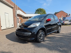 Peugeot 107 - 1.0-12V XR