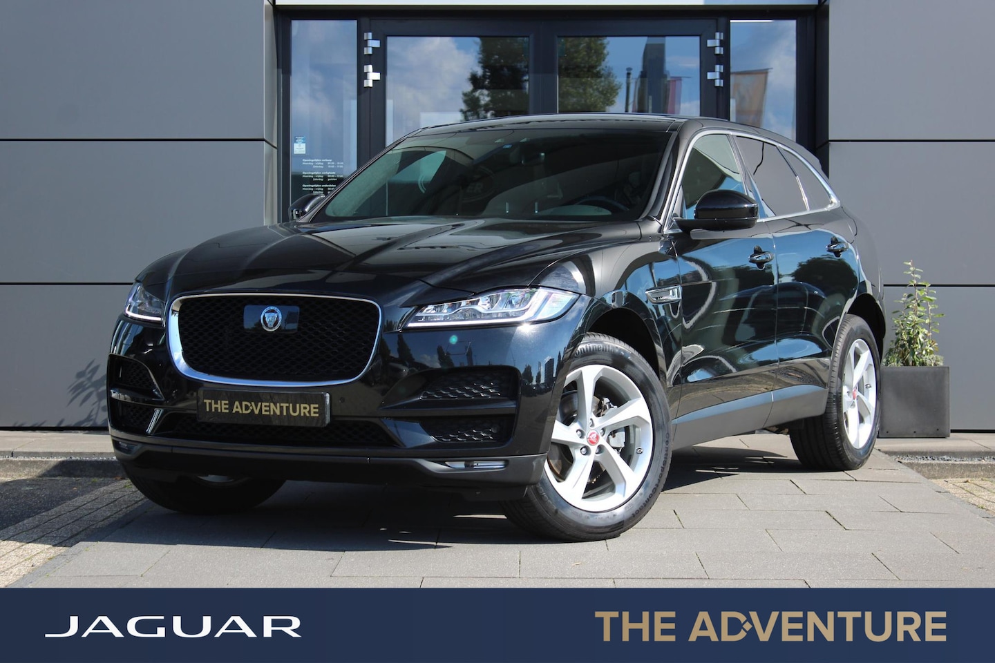 Jaguar F-Pace - 2.0t AWD Portfolio | Pano | Trekhaak | Cold Climate - AutoWereld.nl