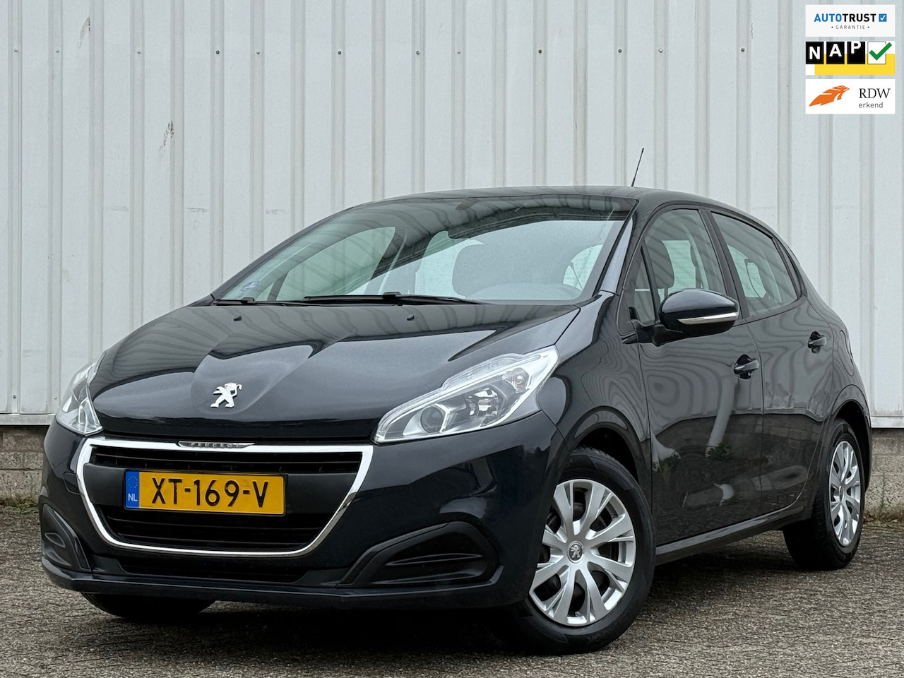 Peugeot 208 - 1.2 PureTech Active 2e Eigenaar,D-riemVV,Airco,Navi,AppleCarPLay,Cruise,PDC,DealerOnderhou - AutoWereld.nl