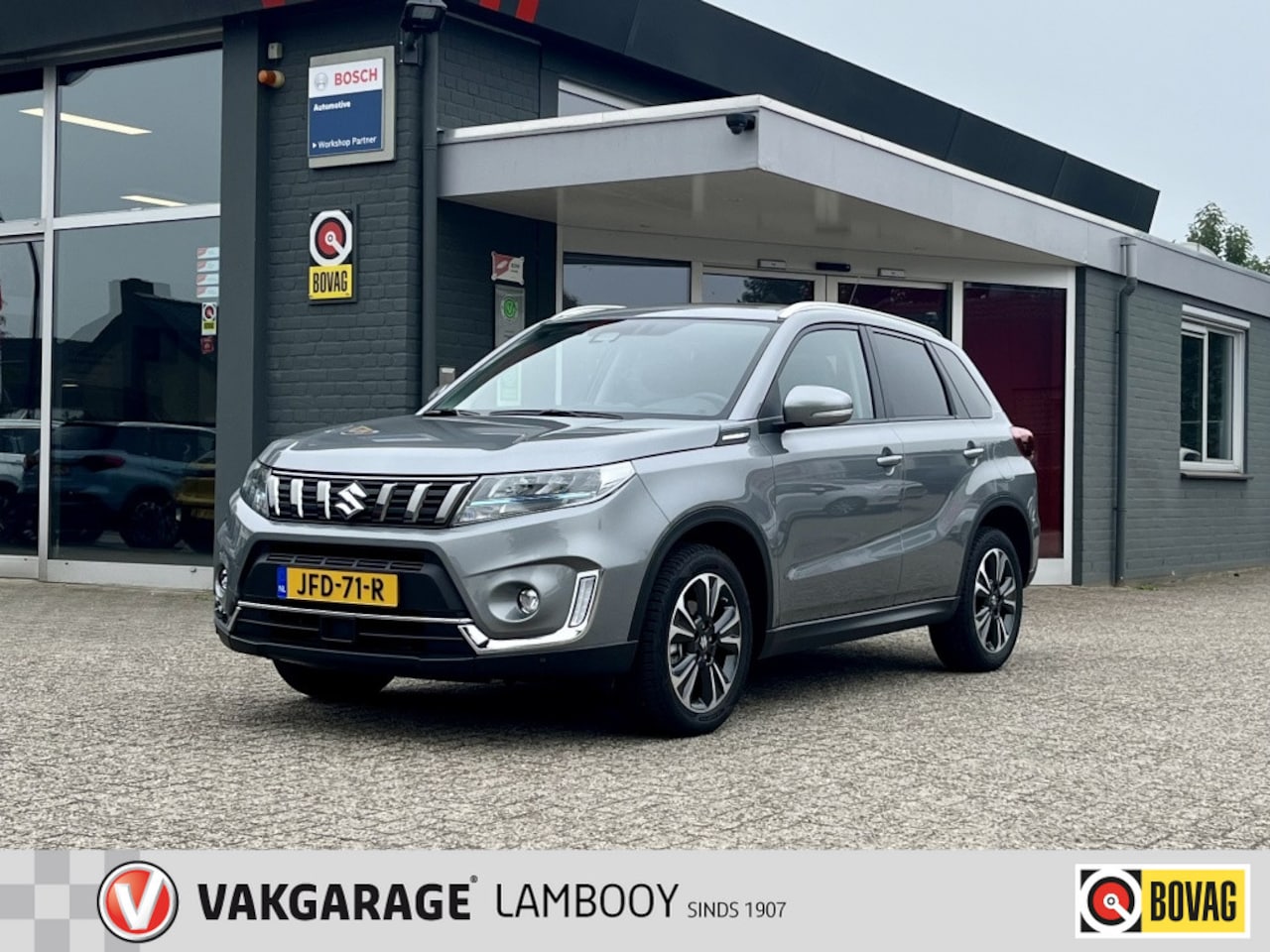 Suzuki Vitara - 1.5 Hybrid Style AllGrip Automaat Navi Panoramadak Camera - AutoWereld.nl
