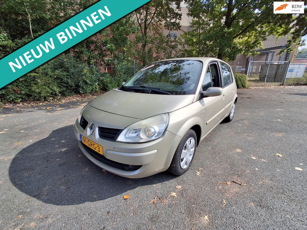 Renault Scénic - 1.6-16V Business Line NETTE AUTO RIJDT EN SCHAKELT GOED - AutoWereld.nl