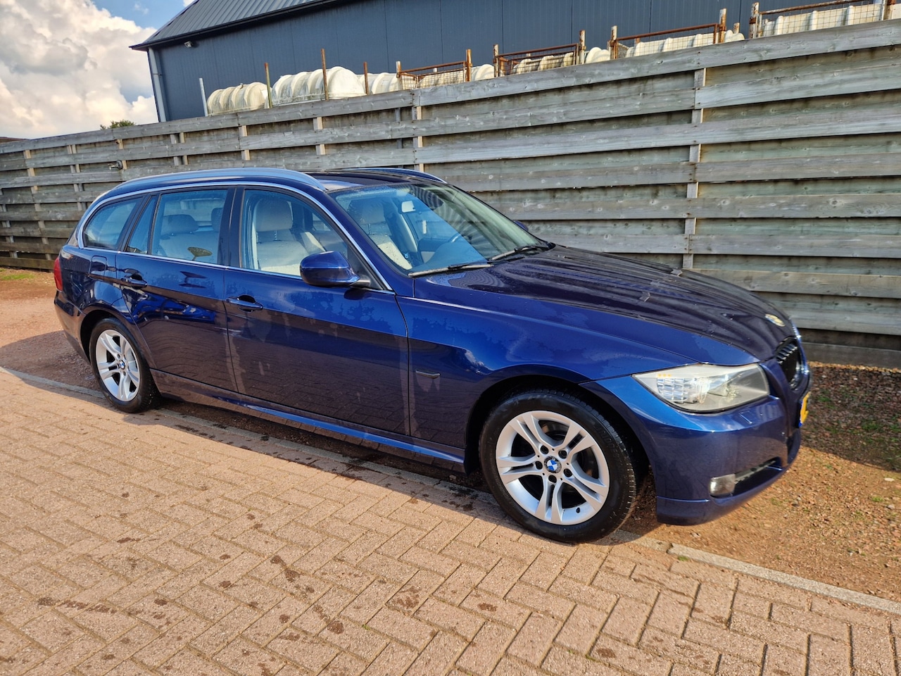 BMW 3-serie Touring - 318i Corporate Lease Luxury Line Leer, Navigatie - AutoWereld.nl