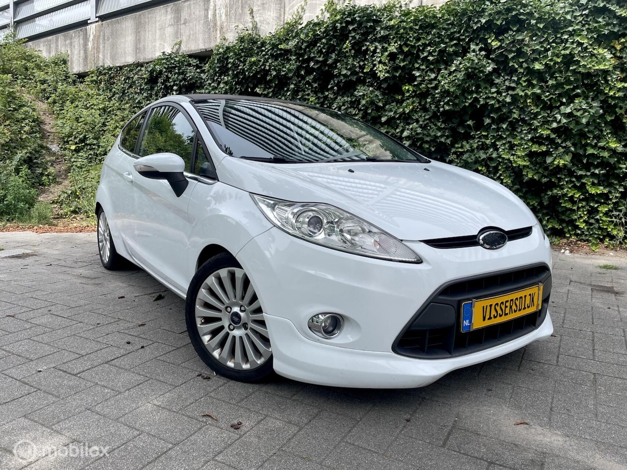 Ford Fiesta - 1.4 Titanium | Airco | Sport Uitvoering - AutoWereld.nl