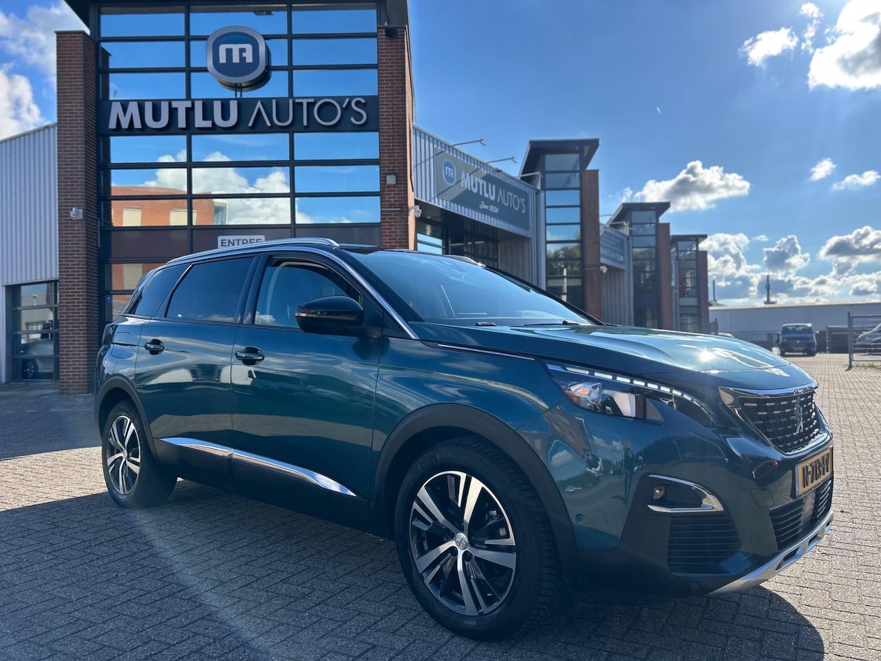 Peugeot 5008 - 1.2 PureTech Allure NAVI PDC CAMERA LEDER CLIMA 7prs - AutoWereld.nl