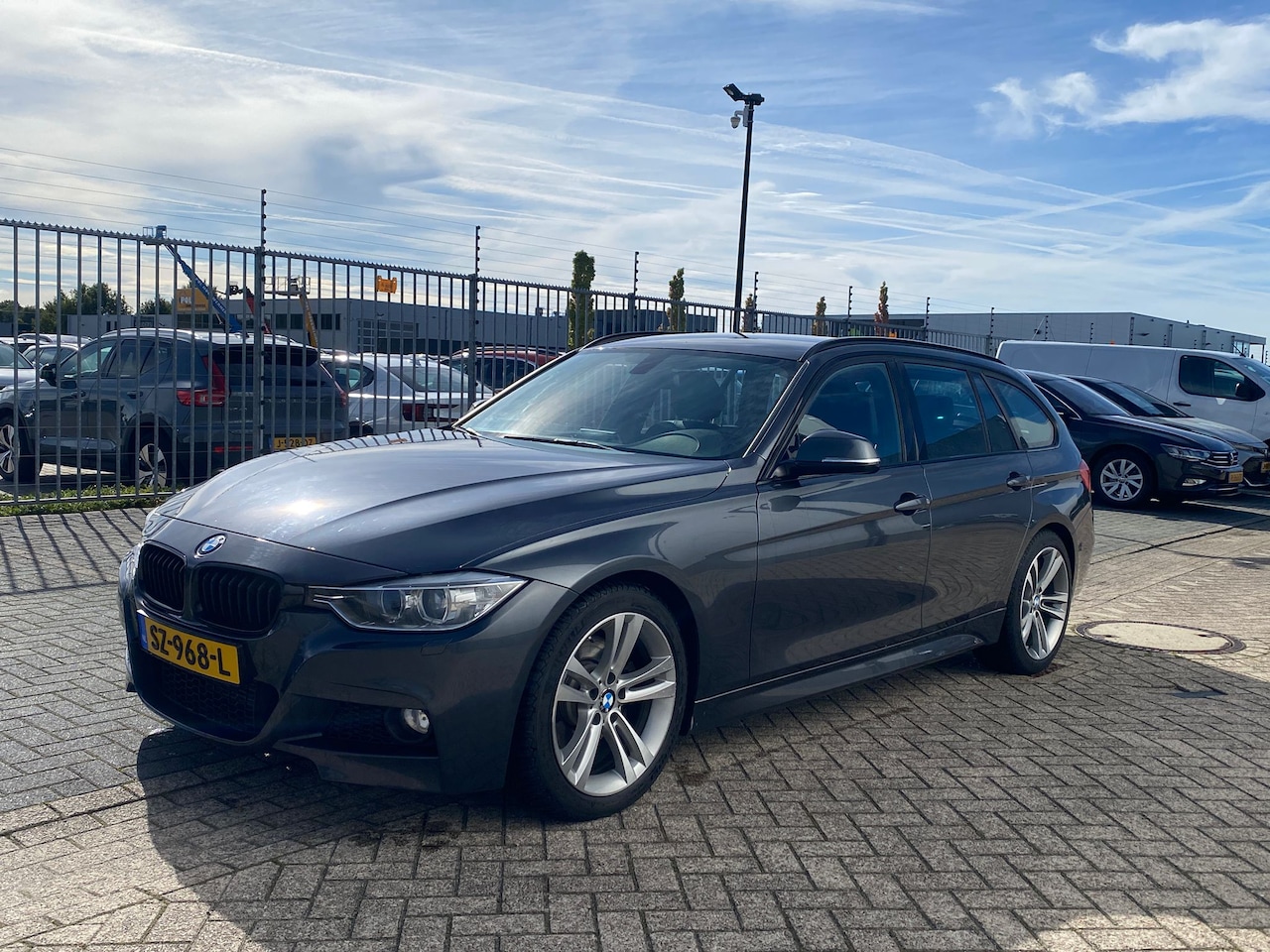 BMW 3-serie Touring - 330d High Executive - AutoWereld.nl