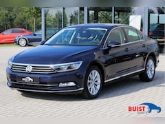 Volkswagen Passat - 1.6 TDI Highline DSG TREKHAAK LED ACC 162834KM 2e eig