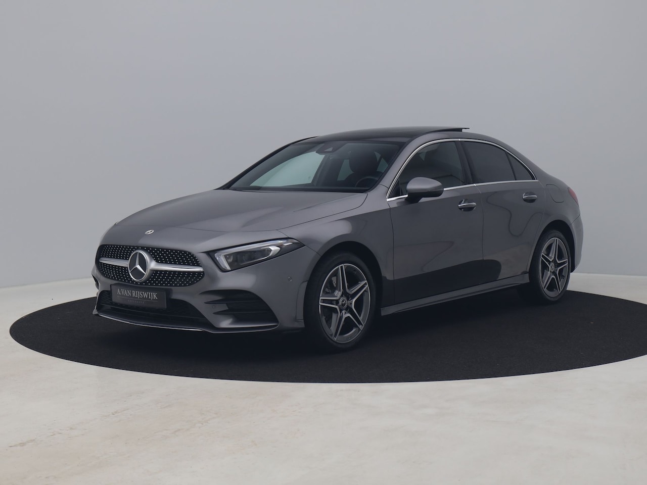 Mercedes-Benz A-klasse - 250e AMG Line | PANO | CAMERA | KEYLESS | STOELVERW. - AutoWereld.nl