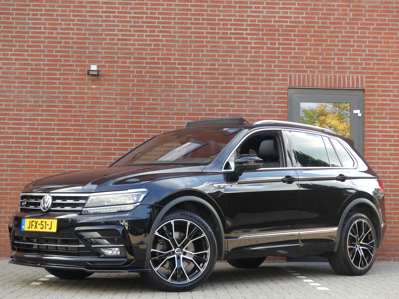 Volkswagen Tiguan - 2.0 TSI 4Motion 230pk / 2 X R-Line - AutoWereld.nl
