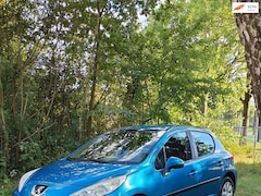 Peugeot 207 - 1.4 XR 5 deurs , nieuwe apk , 110.000 km