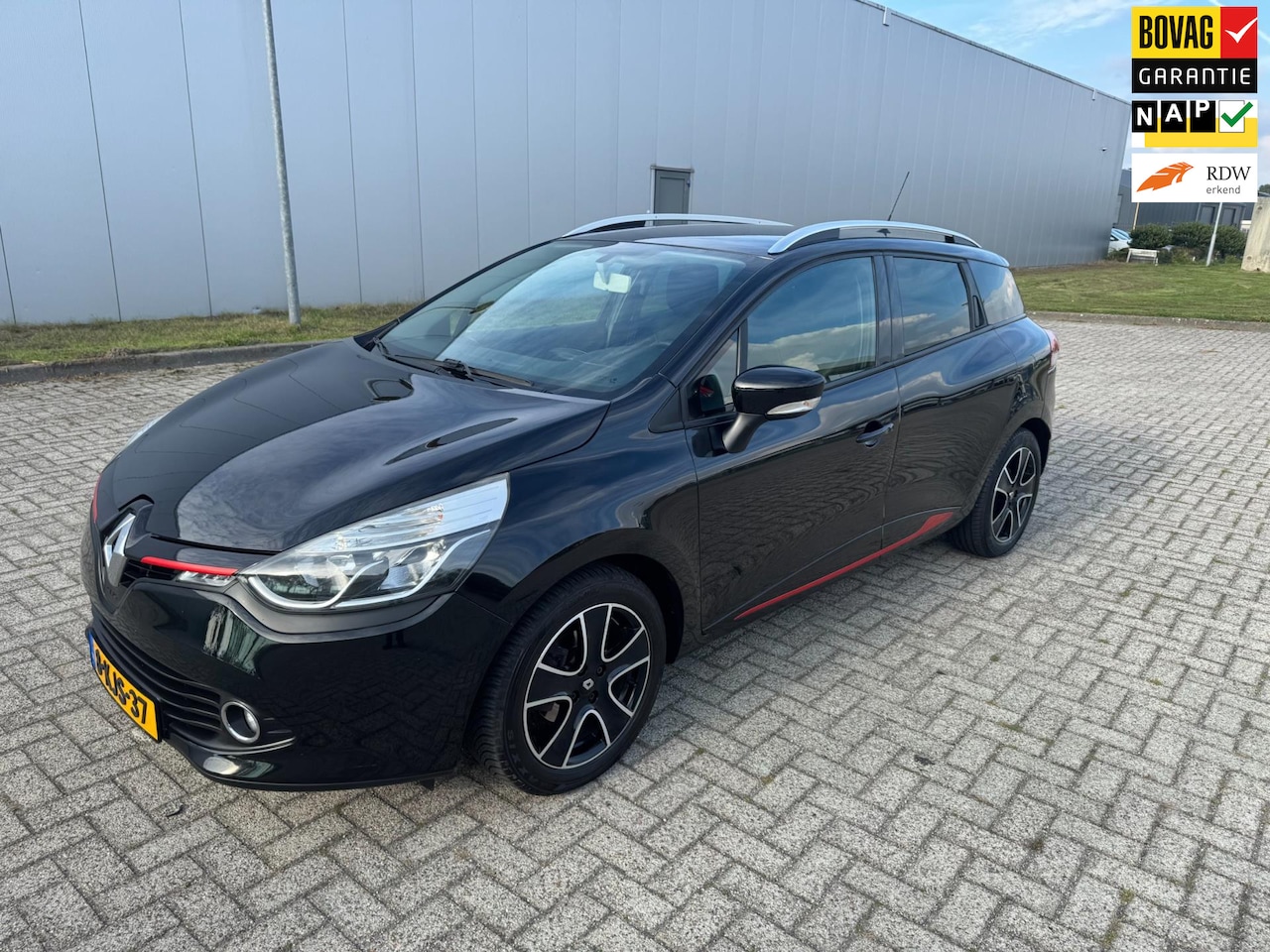 Renault Clio Estate - 0.9 TCe Expression Sport , Airco, Trekhaak, Navigatiesysteem - AutoWereld.nl