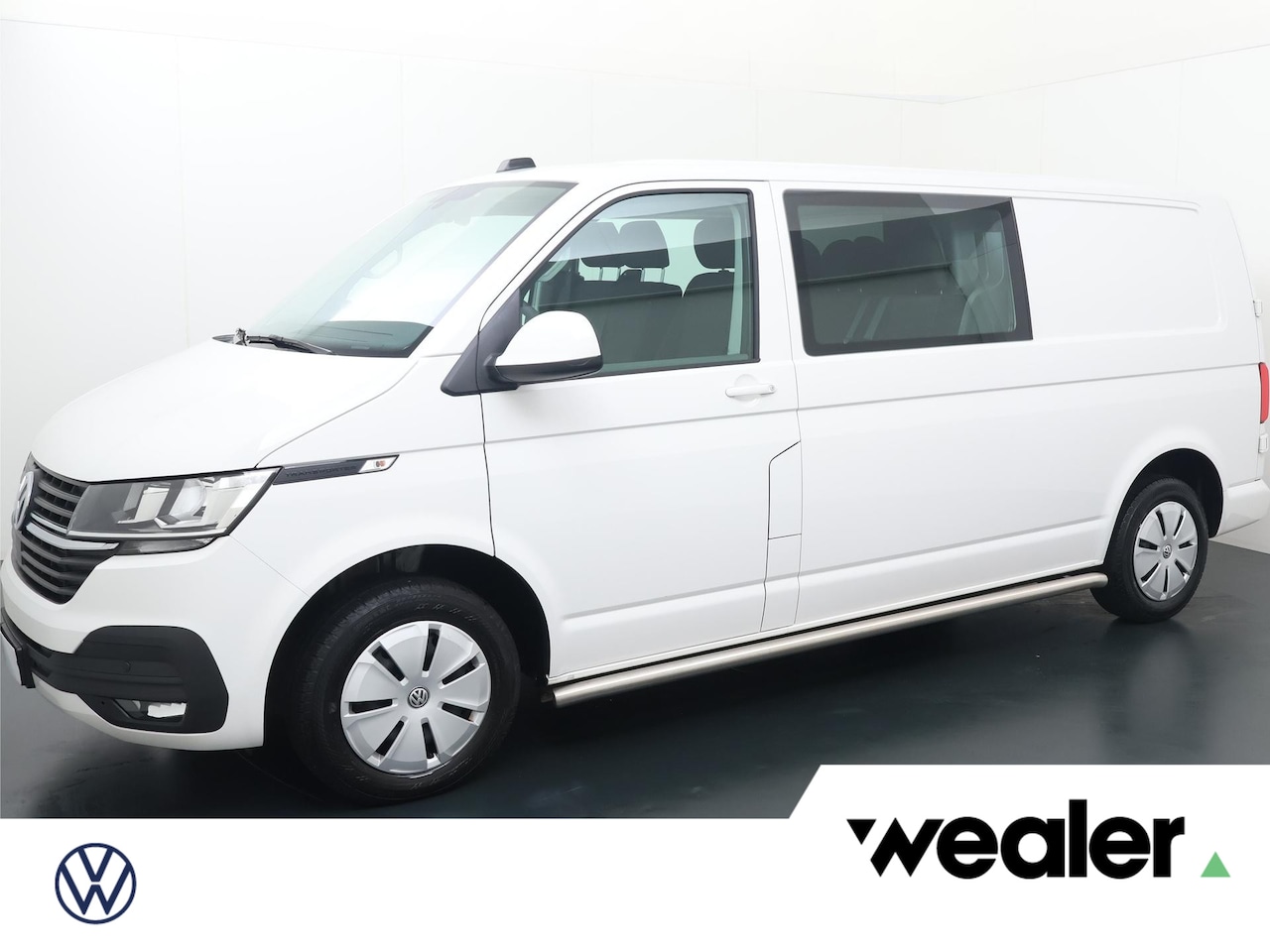 Volkswagen Transporter - 2.0 TDI L2H1 30 DC Highline | 150 PK | Automaat | Dubbele Cabine | Trekhaak | Navigatiesys - AutoWereld.nl