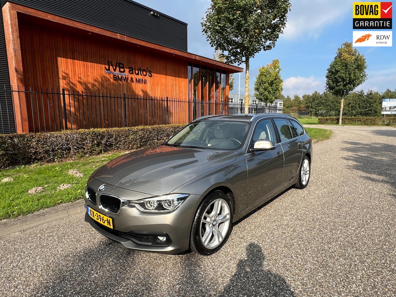 BMW 3-serie Touring - 320i Centennial High Executive 320i Centennial High Executive, trekhaak, sportstoelen, leder - AutoWereld.nl