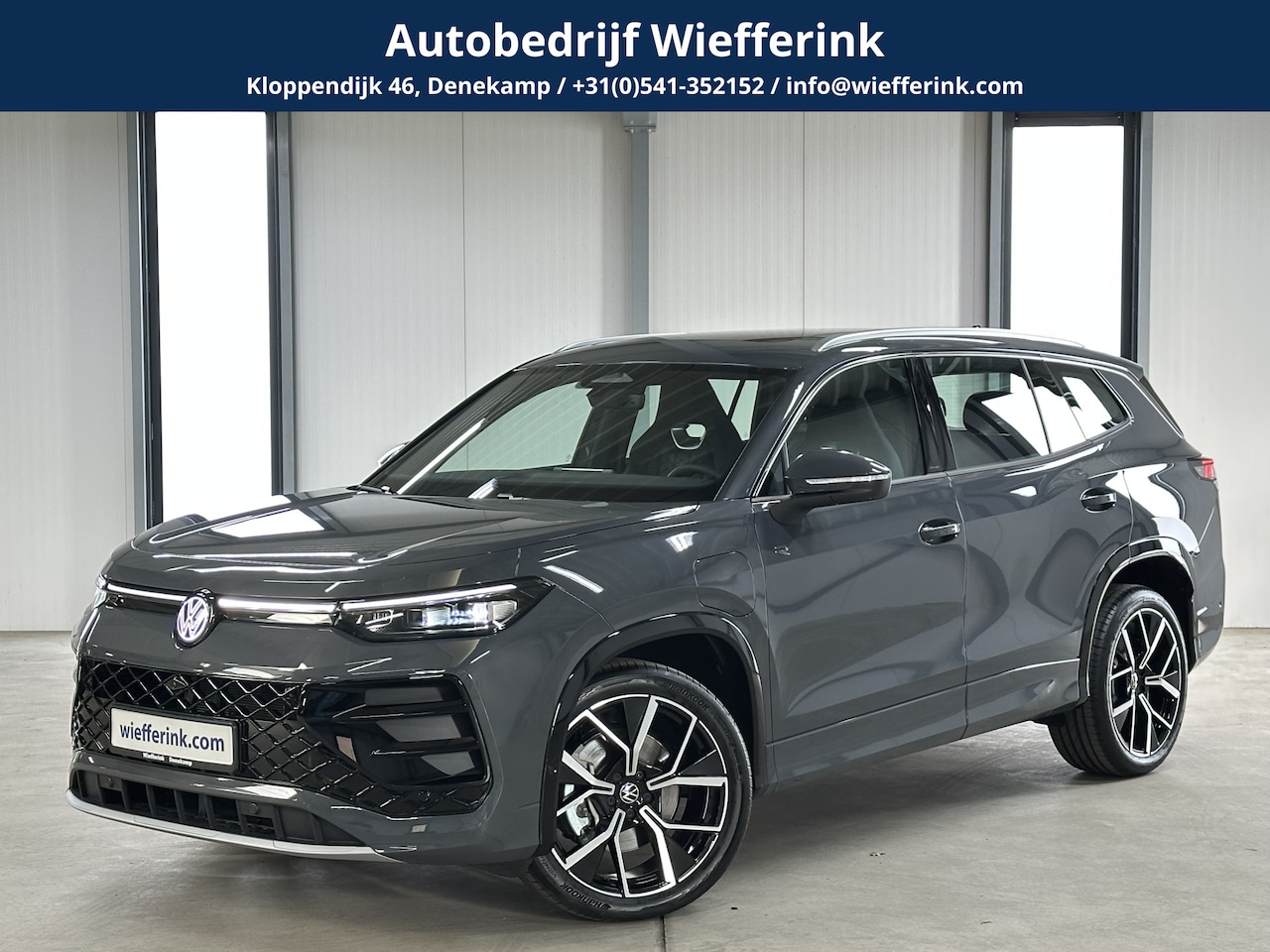 Volkswagen Tayron - 1.5 eHybrid R-Line 272pk | Elek. Trekhaak | 360 camera | Pano | Stoel- en stuurverwarming - AutoWereld.nl