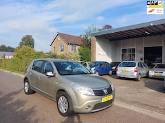 Dacia Sandero - 1.6 Lauréate met Nieuwe APK