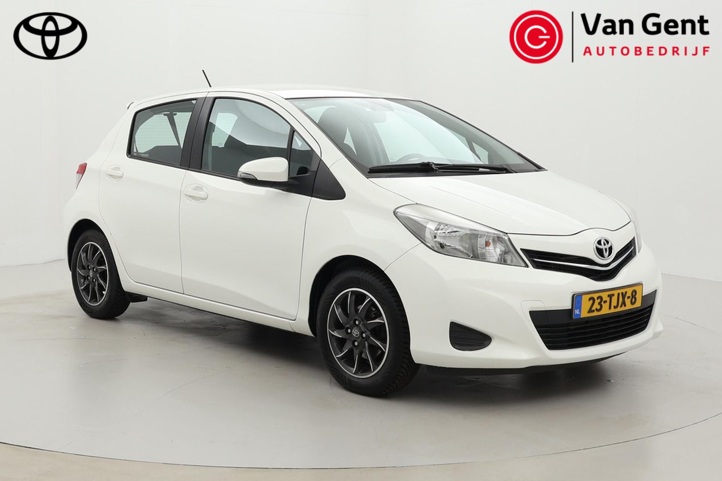 Toyota Yaris - 1.0 VVT-i Aspiration | Origineel NL | Trekhaak | Navigatie | Airco | Camera | 15 inch | Bl - AutoWereld.nl