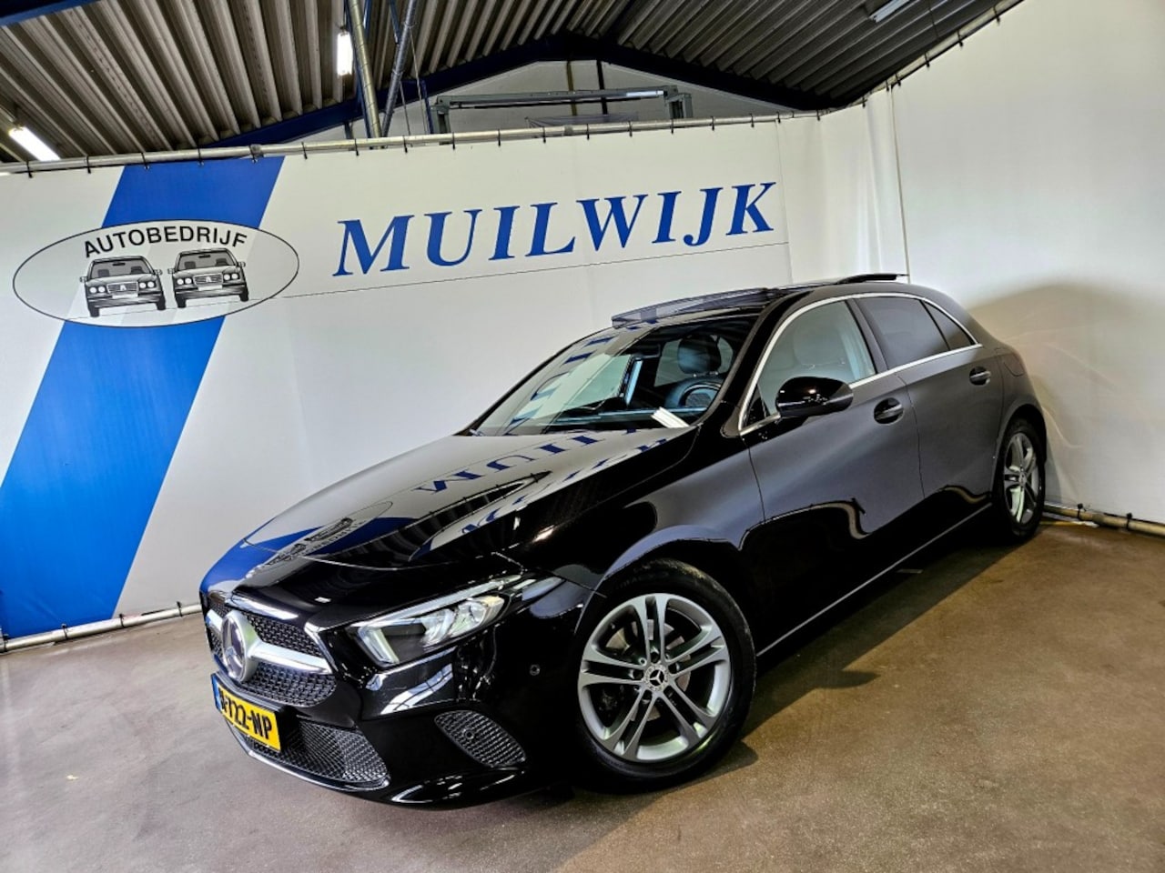 Mercedes-Benz A-klasse - 180 Premium Plus / Panoramadak / Sportstoelen - AutoWereld.nl