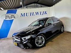 Mercedes-Benz A-klasse - 180 Premium Plus / Panoramadak / Sportstoelen
